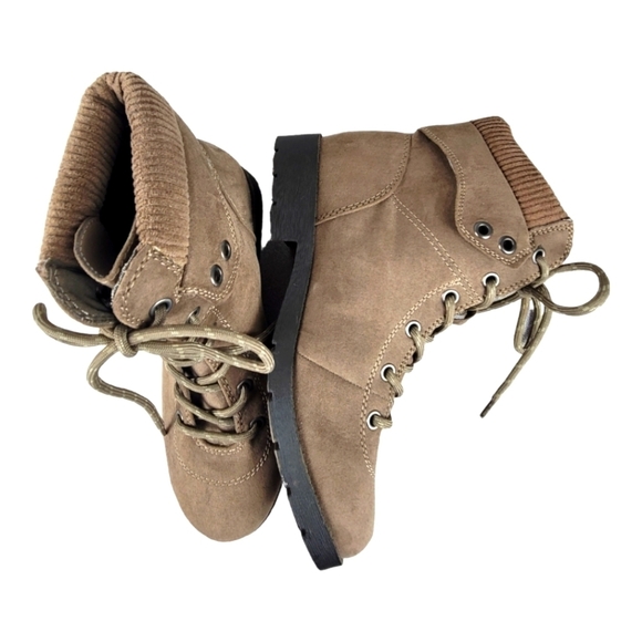 JC Penny St John's Bay Women's Yosemite Block Heel Lace Up Boots - Picture 9 of 14